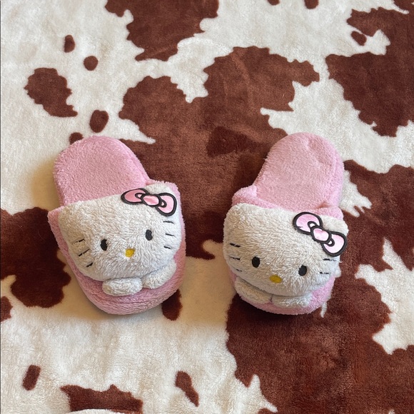 Hello Kitty Plush Pink Slippers for Kids - Picture 1 of 3
